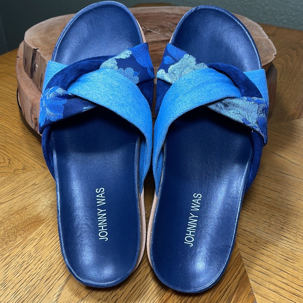 JOHNNY WAS Denim Suede Floral Tapestry Twist Slides - Picture 6 of 16
